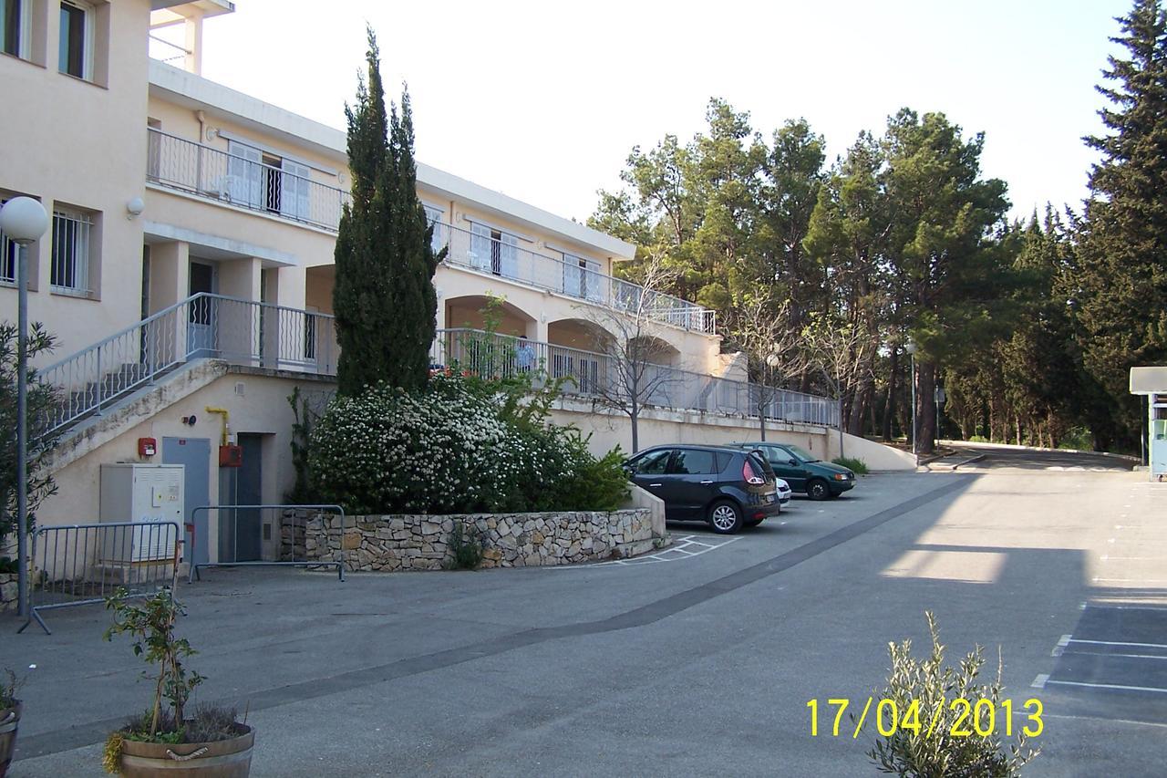 Auberge De Jeunesse Jas De Bouffan Aix-en-Provence Exterior photo