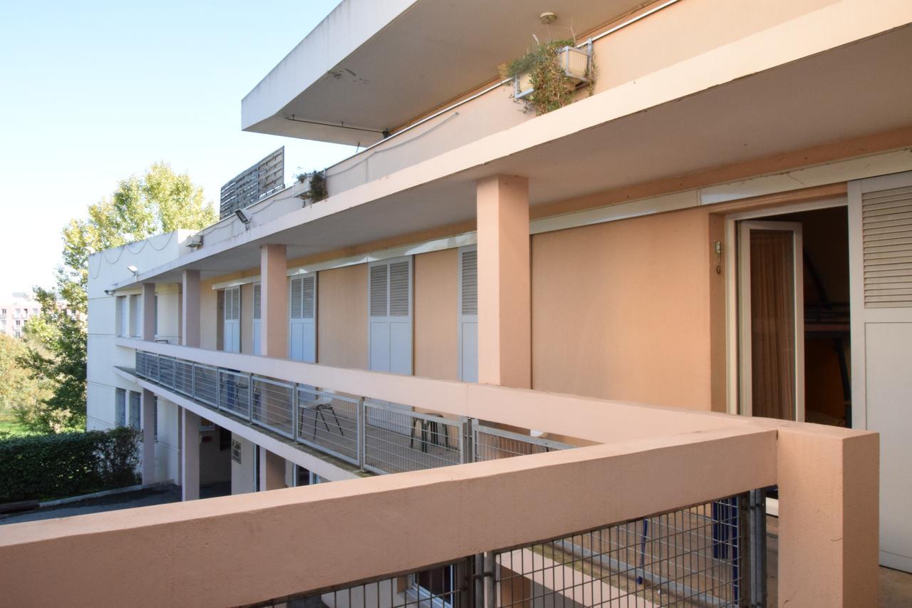 Auberge De Jeunesse Jas De Bouffan Aix-en-Provence Exterior photo